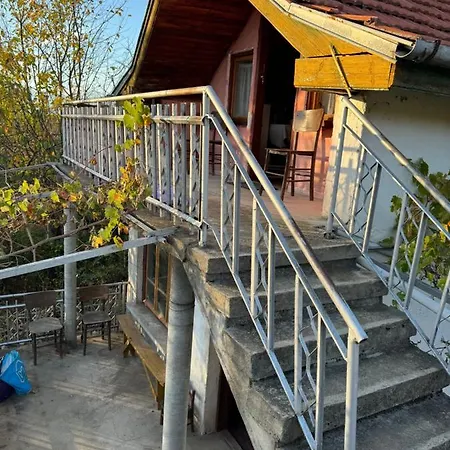 Shelter House 1 1 Bed, No Water, Wc Is Outhouse, Dirt Road, Dog In The Garden, Genius Points Welcome! къща за подслон в казанлък, без вода! *