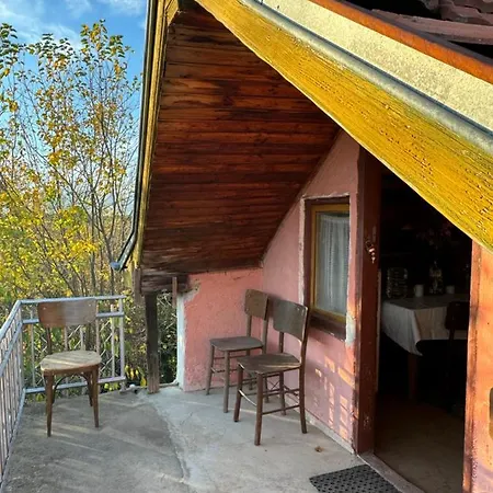 Tente de luxe Shelter House 1 1 Bed, No Water, Wc Is Outhouse, Dirt Road, Dog In The Garden, Genius Points Welcome! къща за подслон в казанлък, без вода!